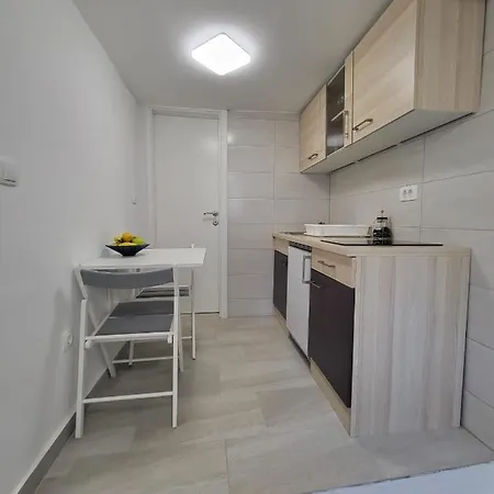 Zele Koic 2 * Starigrad Paklenica